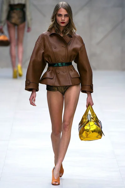 Look 24